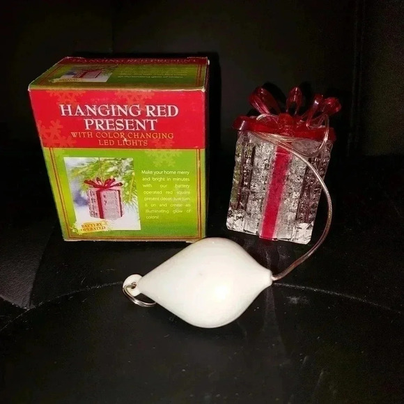 13Acrylic Gift Box Christmas light up Ornaments battery operated. Red and Green - Picture 8 of 16